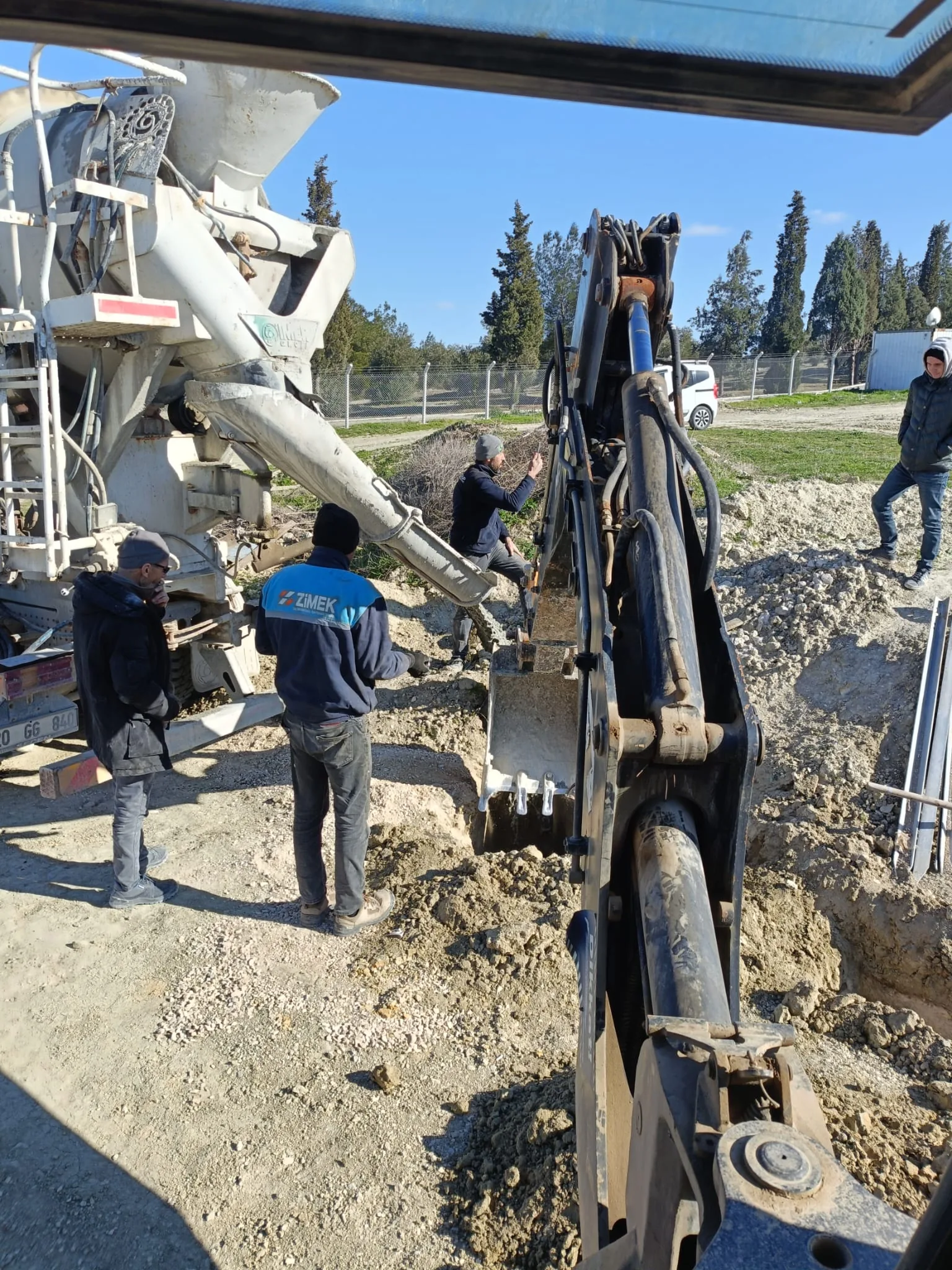 Saha betonu uygulaması